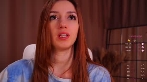 Snapshot of emily_w0w_ chatting on February 5, 6:13 am Lia online show from February 5, 6:13 am