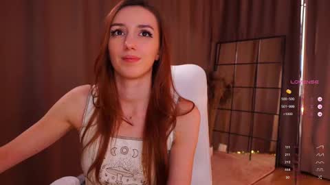 Snapshot of emily_w0w_ chatting on February 9, 6:58 pm Lia online show from February 9, 6:58 pm