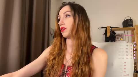 Snapshot of emily_w0w_ chatting on September 22, 9:28 pm Lia online show from September 22, 9:28 pm