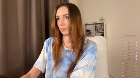 Snapshot of emily_w0w_ chatting on September 25, 6:33 pm Lia online show from September 25, 6:33 pm