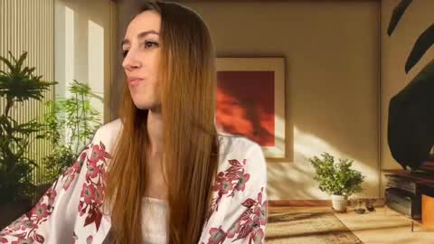 Snapshot of emily_w0w_ chatting on October 4, 5:11 pm Lia online show from October 4, 5:11 pm