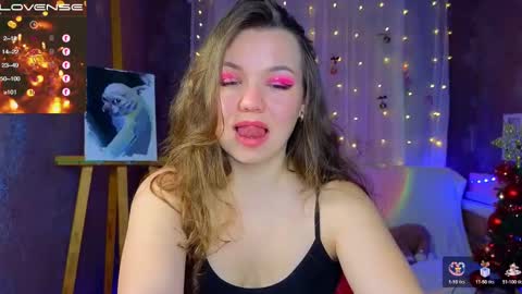 Snapshot of emilyart_ chatting on January 3, 1:38 am artist Emily online show from January 3, 1:38 am