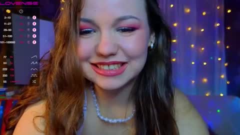 Snapshot of emilyart_ chatting on January 31, 8:54 pm artist Emily online show from January 31, 8:54 pm