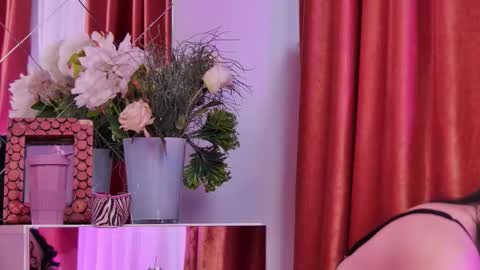 Snapshot of emilycolle_ chatting on October 12, 4:55 am Emily online show from October 12, 4:55 am