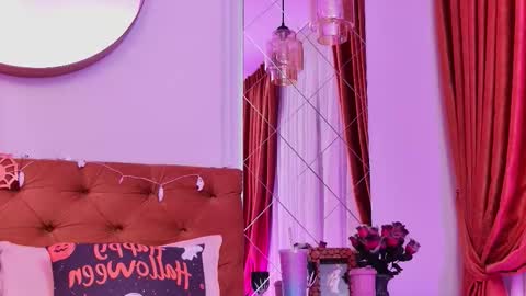 Snapshot of emilycolle_ chatting on October 24, 4:31 am Emily online show from October 24, 4:31 am