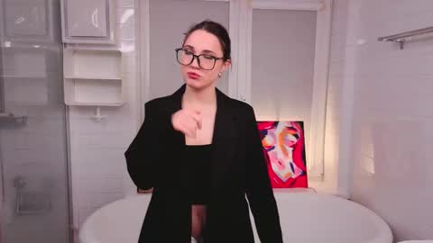 Emily online show from December 4, 4:27 pm