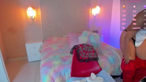 Snapshot of emilyevans7 chatting on October 30, 7:25 pm EMILY online show from October 30, 7:25 pm