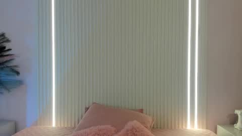 Snapshot of emilyevans7 chatting on December 14, 6:45 pm EMILY online show from December 14, 6:45 pm