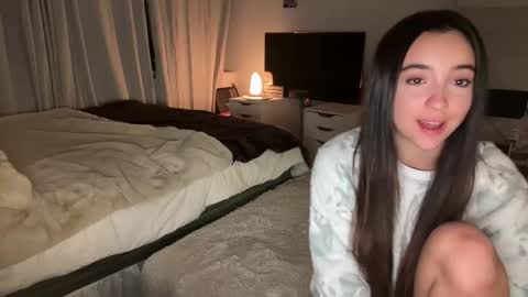 Snapshot of emilyfawn chatting on November 23, 5:07 am emilyfawn online show from November 23, 5:07 am