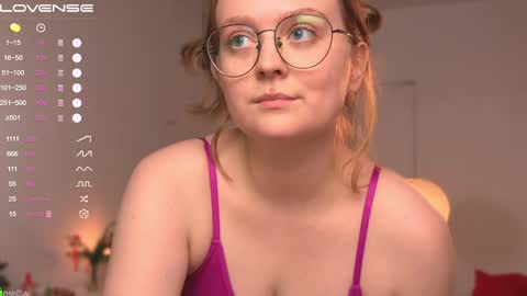 Emily  online show from December 28, 3:04 pm