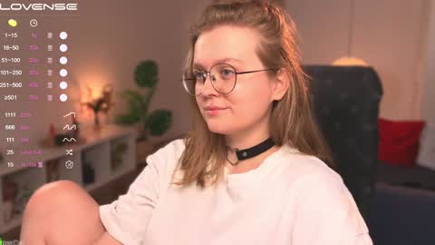 Emily  online show from February 5, 4:36 pm