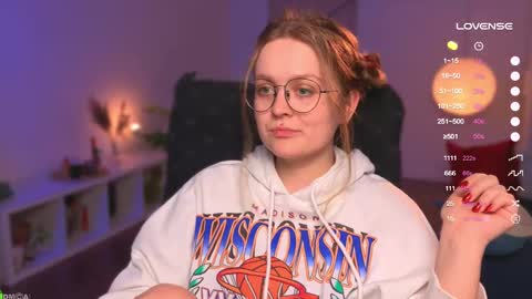 Emily  online show from March 6, 12:09 pm