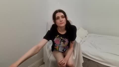 emilyfox5 online show from December 2, 5:13 am