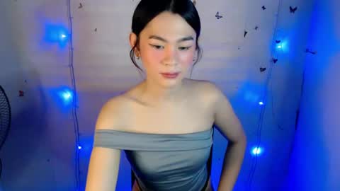 Snapshot of emilyfuckers chatting on January 13, 4:08 pm ariane online show from January 13, 4:08 pm