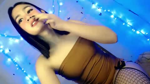 Snapshot of emilyfuckers chatting on January 15, 2:02 pm ariane online show from January 15, 2:02 pm