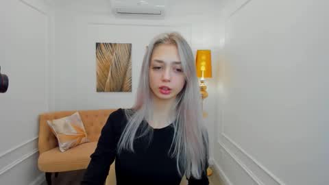 Emily online show from February 3, 7:19 pm