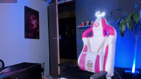 Emily Jhonson online show from January 13, 11:38 pm