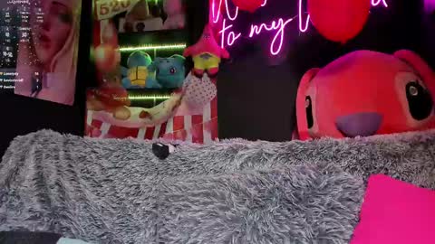 Emily Jhonson online show from February 19, 5:49 pm