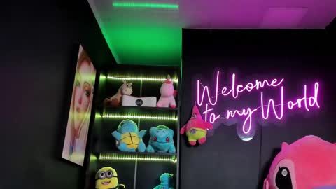 Emily Jhonson online show from March 12, 6:33 pm