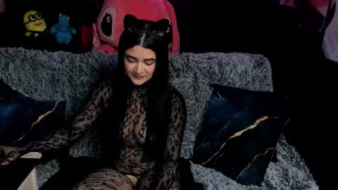 Emily Jhonson online show from October 18, 1:23 pm