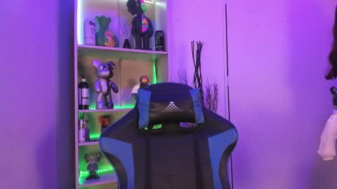 Snapshot of emilykarterr chatting on January 10, 3:58 pm VALEEEN online show from January 10, 3:58 pm