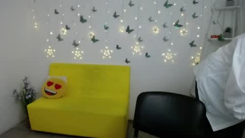 Emily online show from March 28, 7:08 am