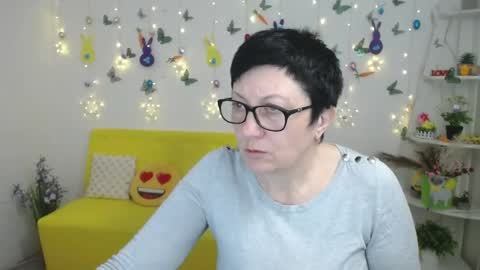 Emily online show from April 4, 5:38 am