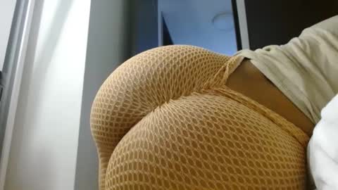 Snapshot of emilymonrro chatting on September 10, 12:05 pm emily monrro online show from September 10, 12:05 pm