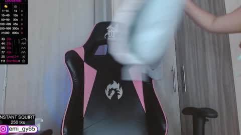 Emilyn online show from March 31, 4:18 pm