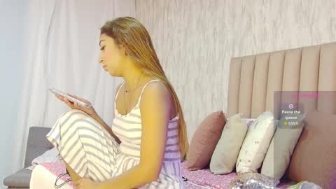 My IG - EmilyParker   online show from November 21, 4:49 pm