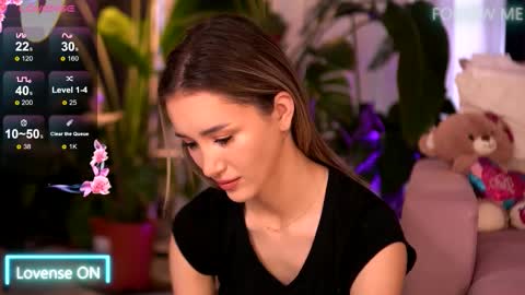 Snapshot of emilyraymont chatting on December 4, 6:23 am Emily online show from December 4, 6:23 am