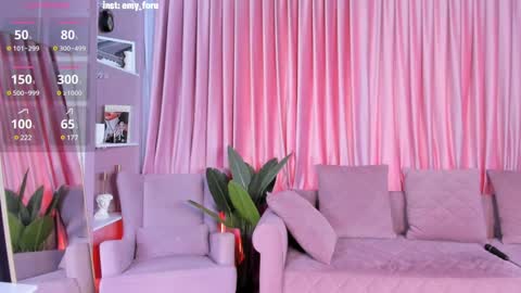 Hey i am  Emily     am -  pm online show from December 5, 10:44 am