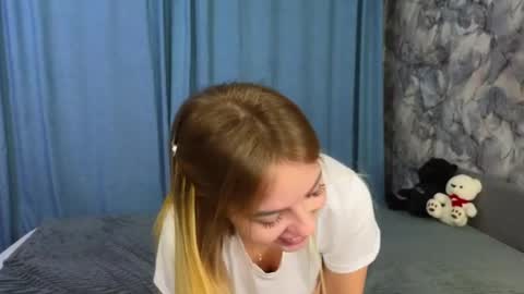 Snapshot of emilyrobbie chatting on January 9, 5:00 pm Emily Robbie online show from January 9, 5:00 pm