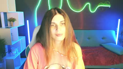 Snapshot of emilytucker chatting on December 2, 1:36 am Emily online show from December 2, 1:36 am