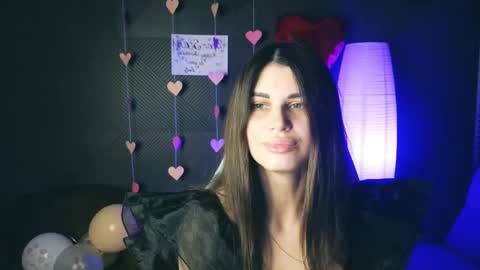 Snapshot of emilytucker chatting on February 22, 1:44 am Emily online show from February 22, 1:44 am