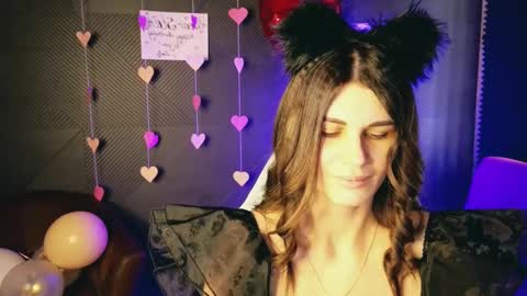 Snapshot of emilytucker chatting on February 22, 4:51 am Emily online show from February 22, 4:51 am