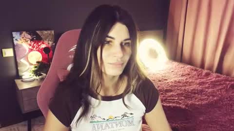 Snapshot of emilytucker chatting on September 14, 1:38 am Emily online show from September 14, 1:38 am
