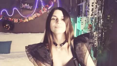 Snapshot of emilytucker chatting on October 20, 1:50 am Emily online show from October 20, 1:50 am