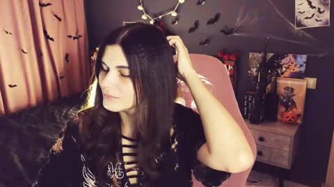 Snapshot of emilytucker chatting on October 21, 2:01 am Emily online show from October 21, 2:01 am