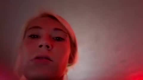 Snapshot of emilywarren296 chatting on September 24, 3:04 pm emilywarren296 online show from September 24, 3:04 pm
