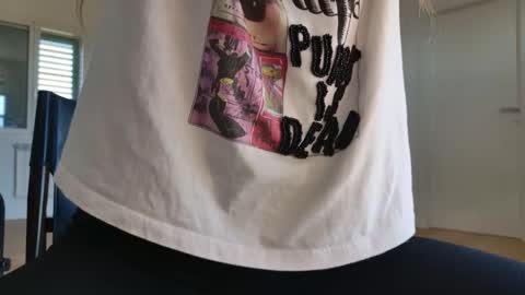 Snapshot of emilyweed chatting on October 29, 11:56 am Emily ---- online show from October 29, 11:56 am