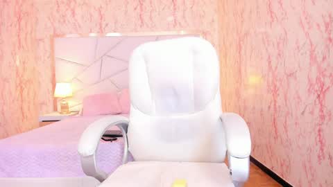 Emily  2200 - 600GMT-5 online show from May 30, 9:01 pm