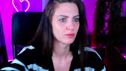 Snapshot of emilywiled chatting on February 25, 11:30 am Emily online show from February 25, 11:30 am