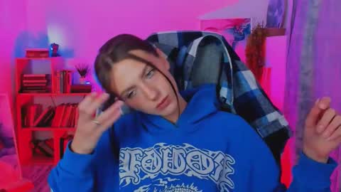 Snapshot of emilywiled chatting on October 2, 8:21 am Emily online show from October 2, 8:21 am