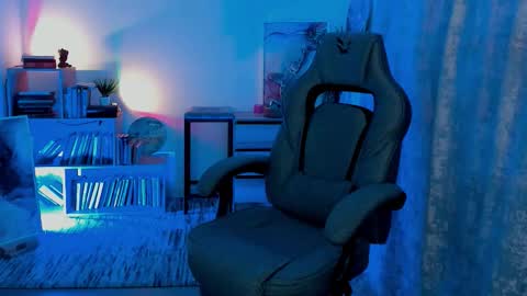 Snapshot of emilywiled chatting on October 15, 8:14 am Emily online show from October 15, 8:14 am