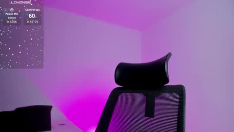 Snapshot of emilywillis8 chatting on September 15, 12:27 pm E M I L Y online show from September 15, 12:27 pm