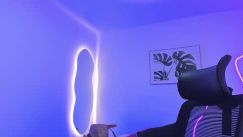 Snapshot of emilywillis8 chatting on November 14, 3:49 am E M I L Y online show from November 14, 3:49 am