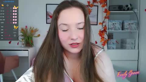 Snapshot of emilyxgrasez chatting on March 11, 6:32 am Emily online show from March 11, 6:32 am