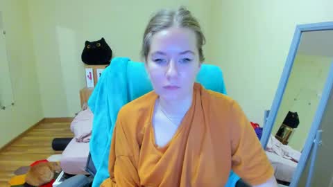 Emily online show from February 25, 6:53 pm