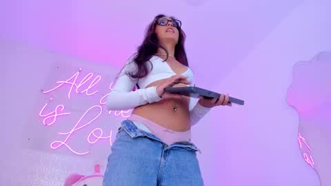 Emily Bank online show from September 22, 8:11 pm